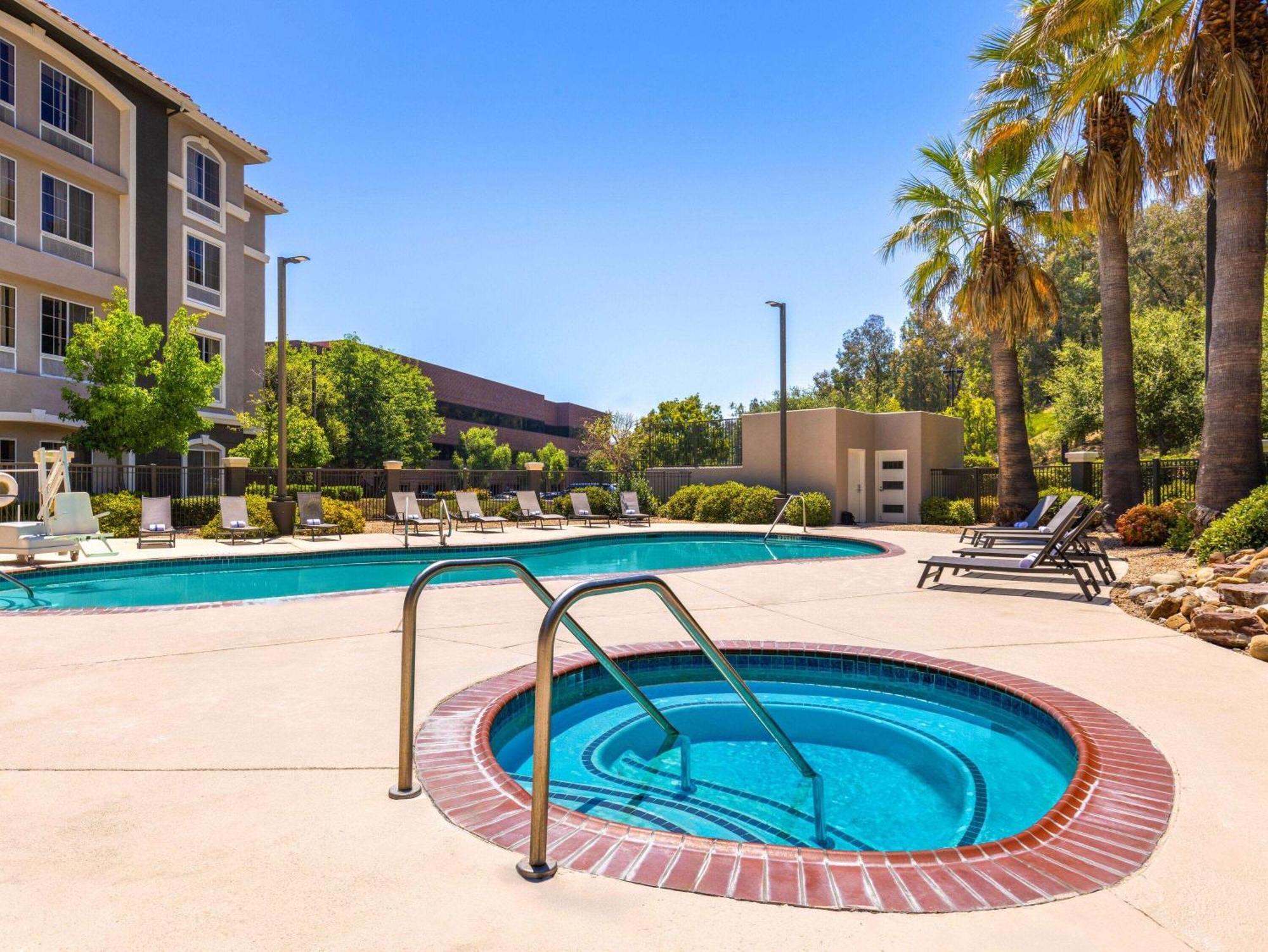 La Quinta By Wyndham Santa Clarita - Valencia Hotel Stevenson Ranch Exterior photo